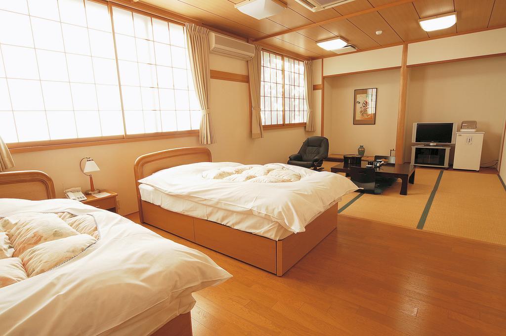 Watarase Onsen Hotel Yamayuri Hongu Exterior photo